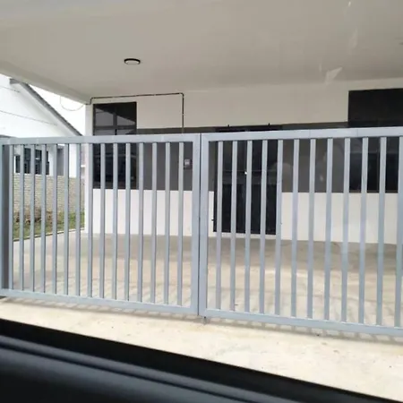 Homestay Kuantan Tepi Pantai. Exterior photo